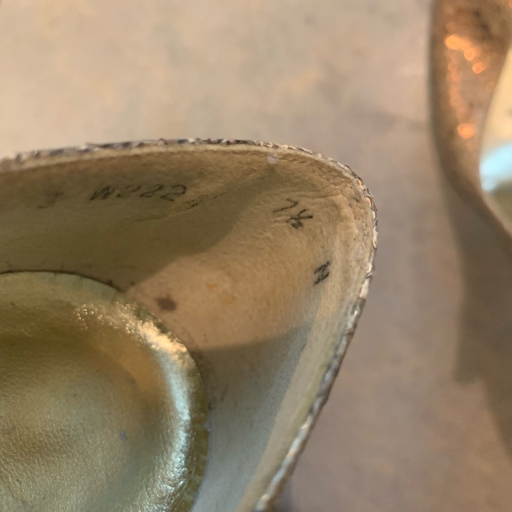 STUART WEITZMAN GOLD METALLIC HIGH HEEL SHOES - Picture 14 of 14